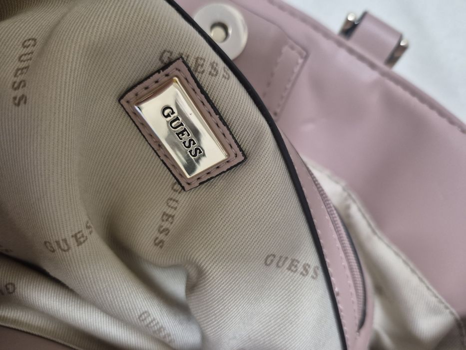 Чанта Guess розова