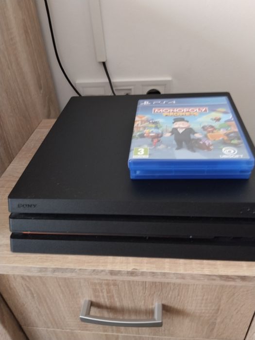 Ps 4 PRO in stare buna de functionare.