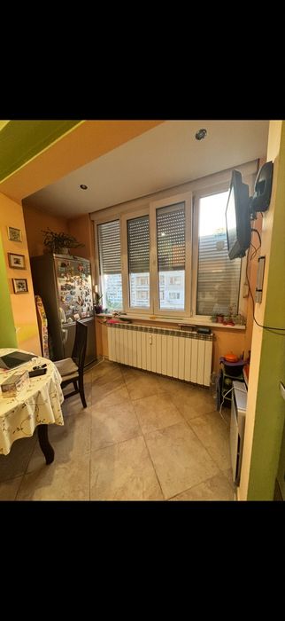 Тристаен апартамент в люлин 4