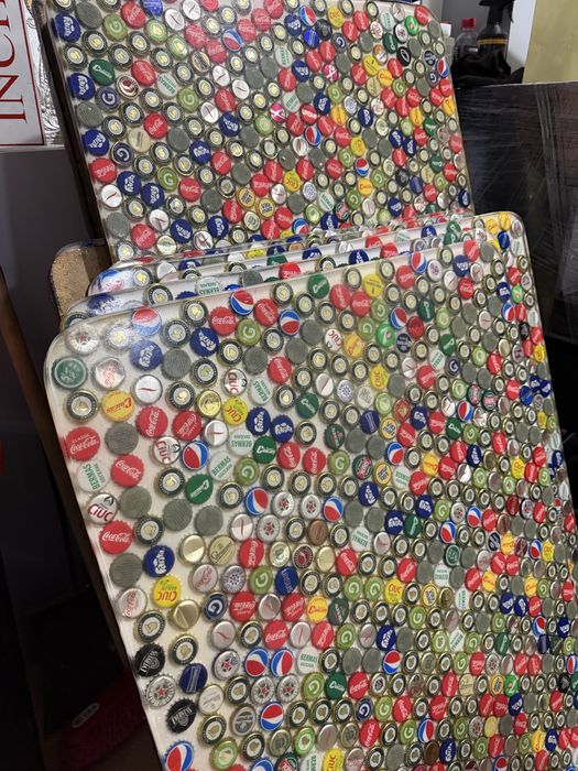 Blaturi  mese din rasina epoxidica cu capace de bere