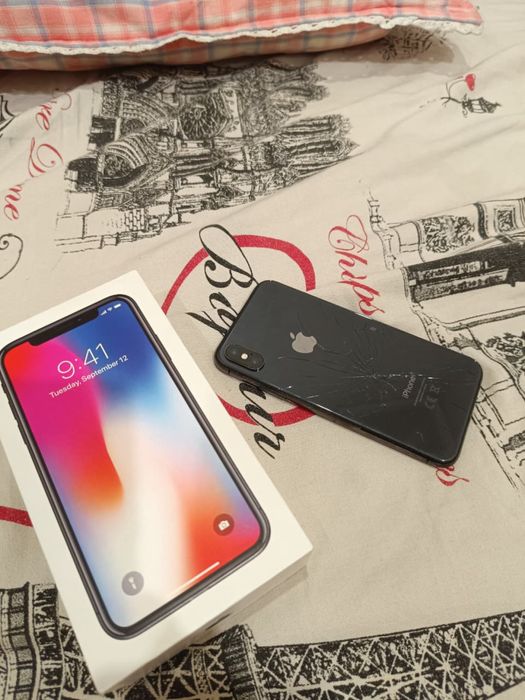 Продам айфон х.