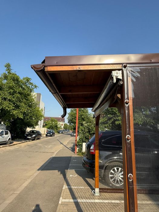 Carpot auto (garaj) acoperit cu tabla cutata și ichidere