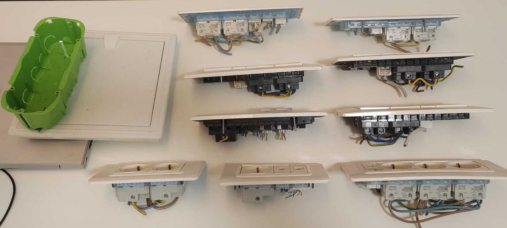 Lot prize modulare + prize internet RJ45 + ușa tablou