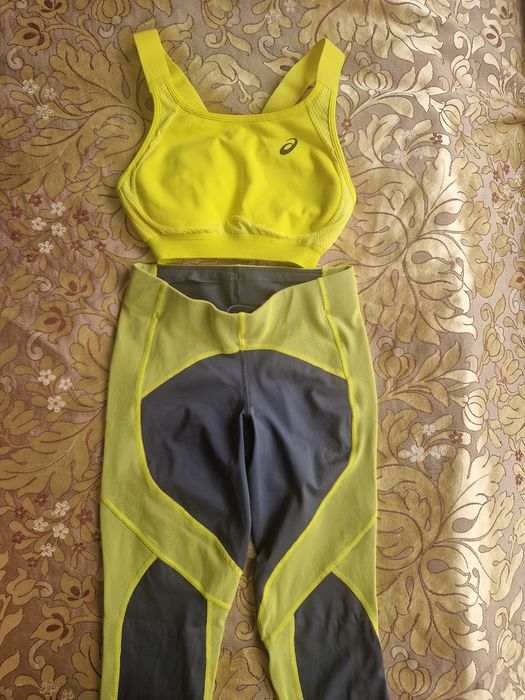 Продам спортивный костюм