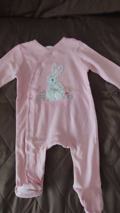 Бебешки дрешки от дъщеричката ми.