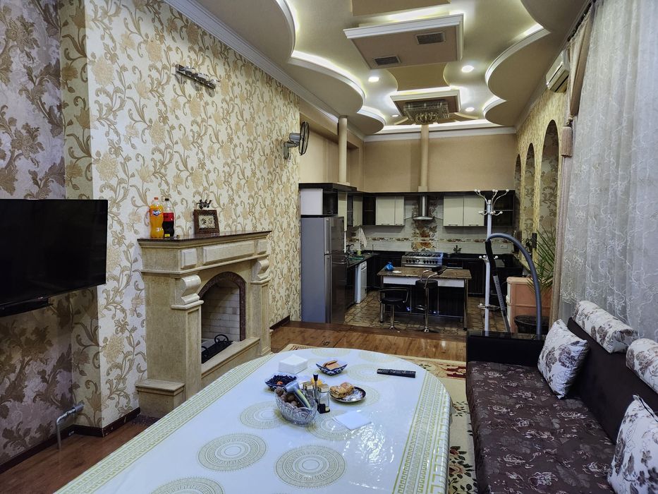 Продаётся дом истирохат 7 7 сотих 8 ком 4 санузел балшой кухня  6 ком