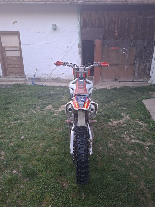 Vând Honda crf 250 r