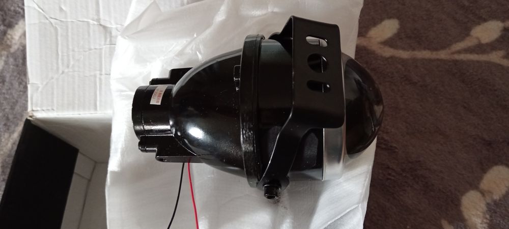 Продам фары противотуманные.