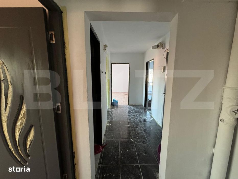 Apartament 3 camere, decomandat - zona Velenta