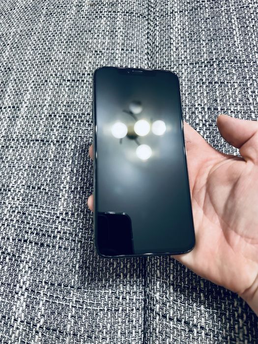 iPhone XS Max – Black – 64 GB – Stare bună