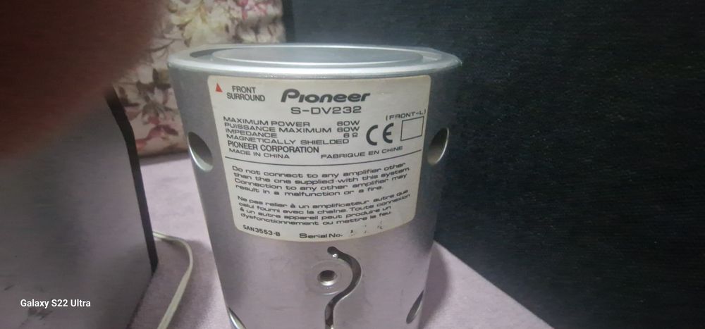 Un set de 5 Sateliti PIONEER  si 4 sateliti ONKYO