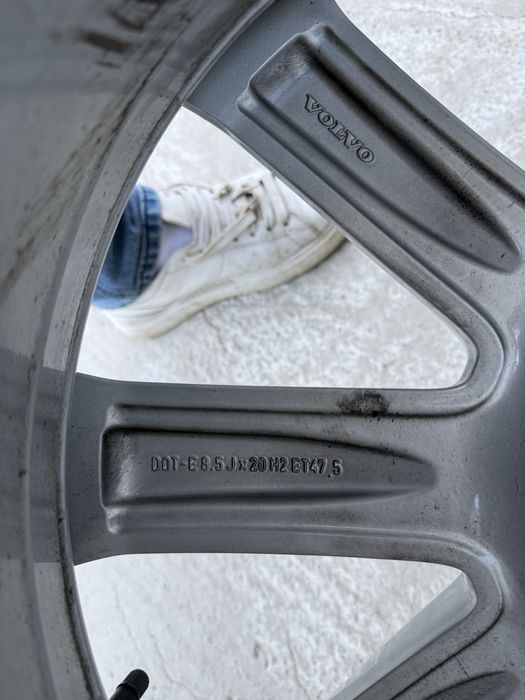 Jante R20 originale VOLVO 255/35 R20 vara Pirelli