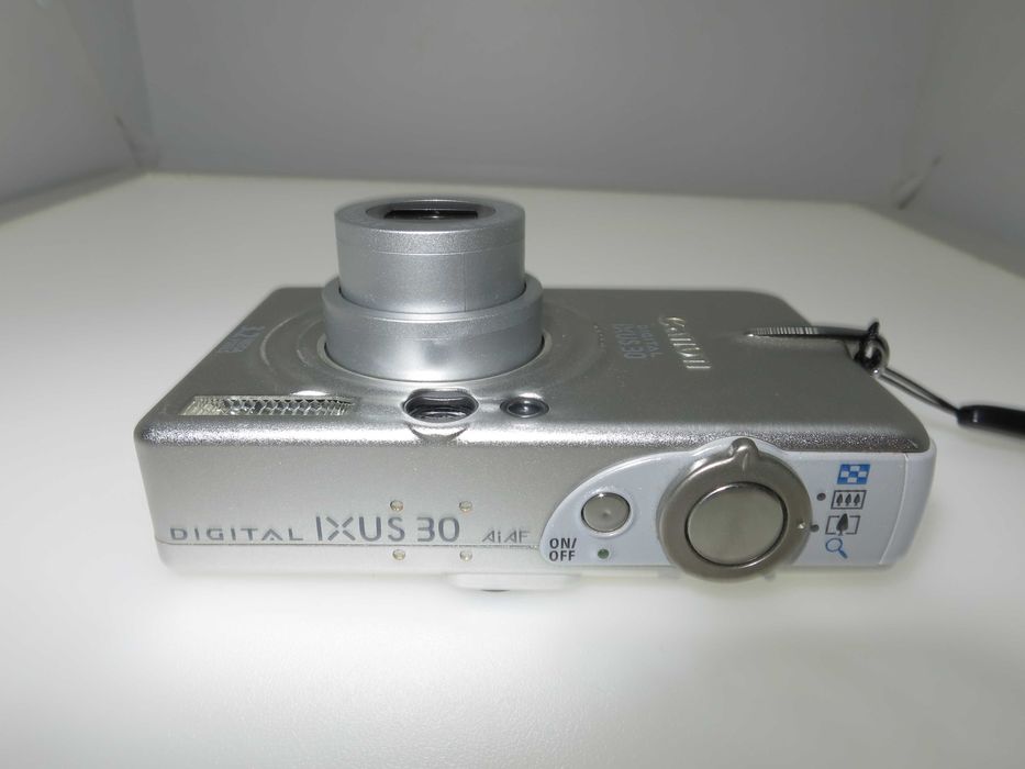 Canon IXUS 30 компактен фотоапарат, мини цифрова камера, като нов