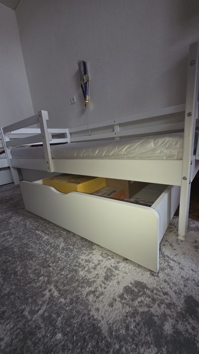 Кровать детская из дерева