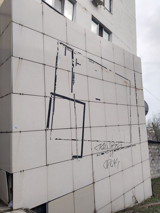 Плитка 60*60, пескоблок , решетка дверная