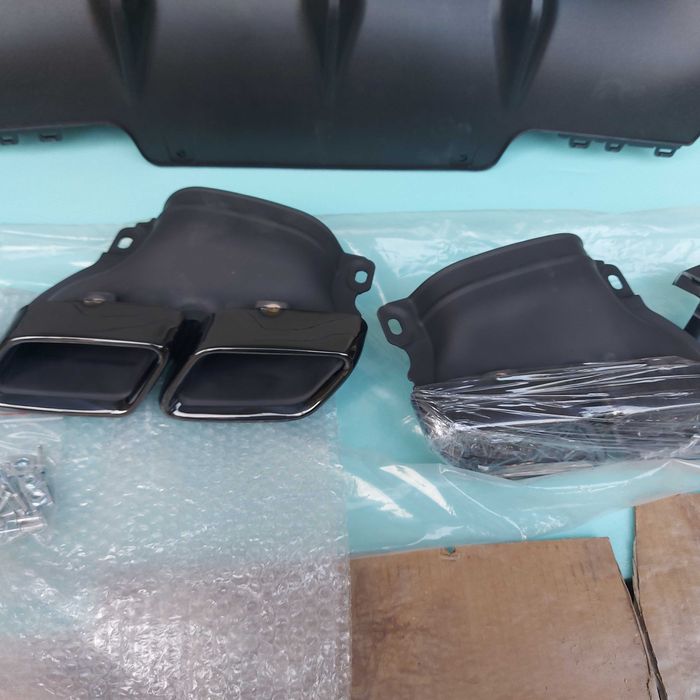 Заден дифузьор с накрайници черни за Mercedes E Class W213 с AMG Line