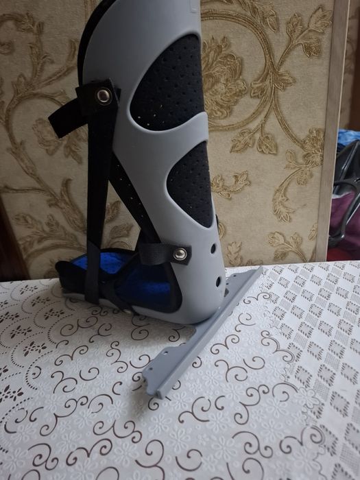 Ортез, протез для ноги. Фиксатор