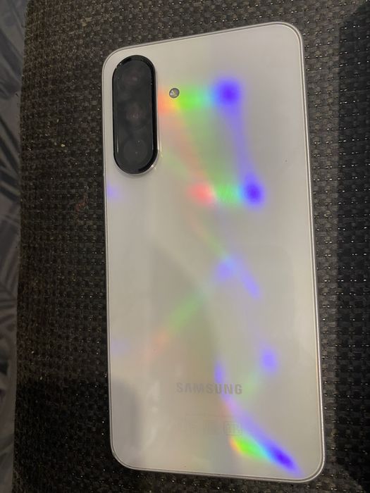 Продам срочно  телефон новый samsung a 36