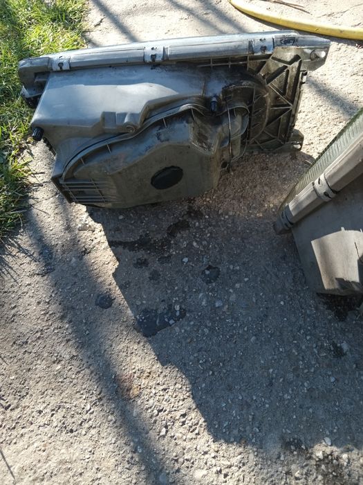Vind faruri Mercedes