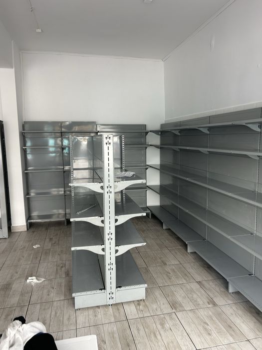 Rafturi pentru magazin