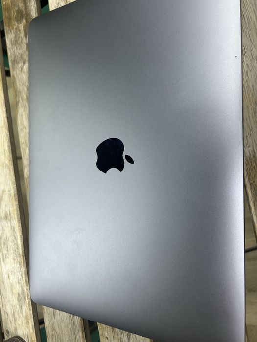 Macbook Pro 13 inch 2019