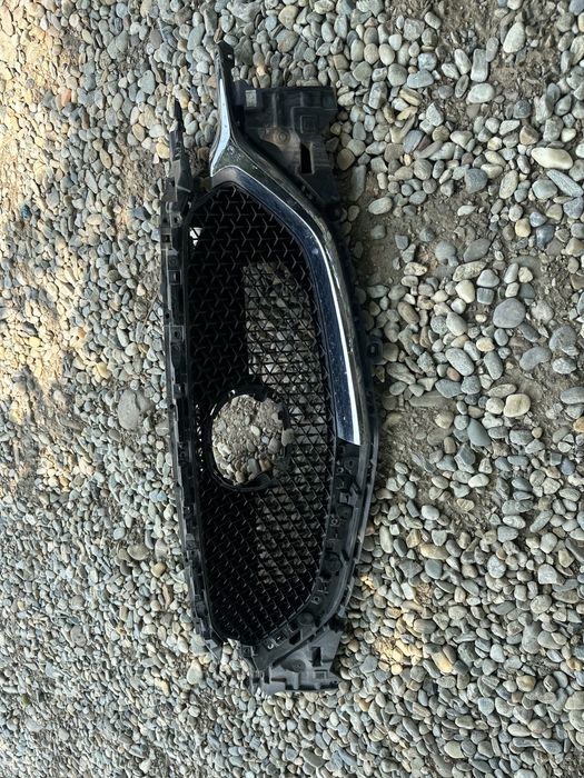 Grilă radiator mazda cx5.