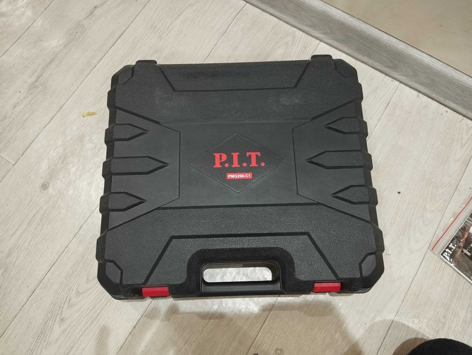 Гравер P.I.T PMG200-C1, полный комплект. Использовался 2 раза