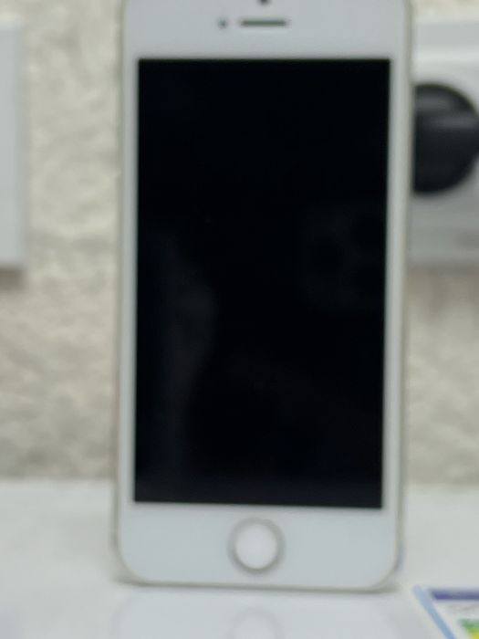 Iphone 5 se silwer