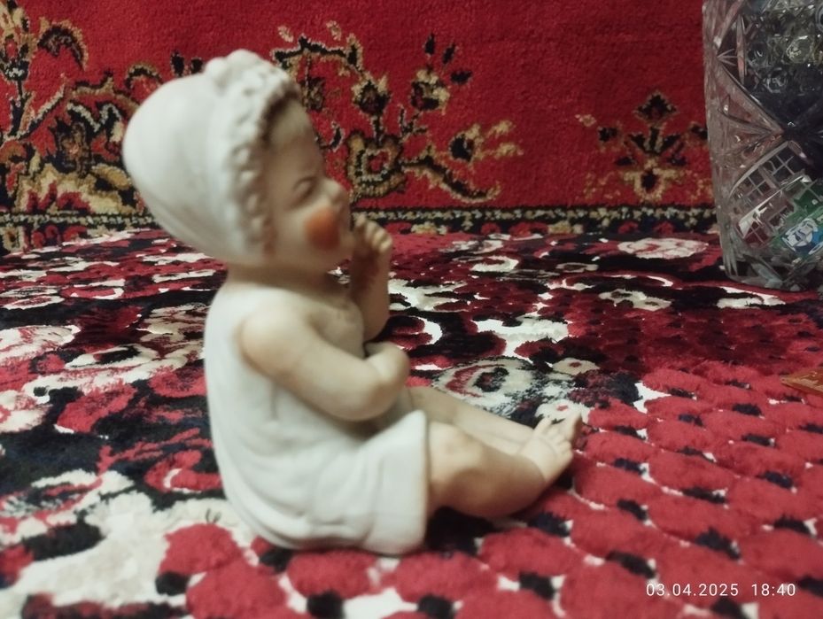 Статуэтки Малыш в чепчике, Пупс Городница