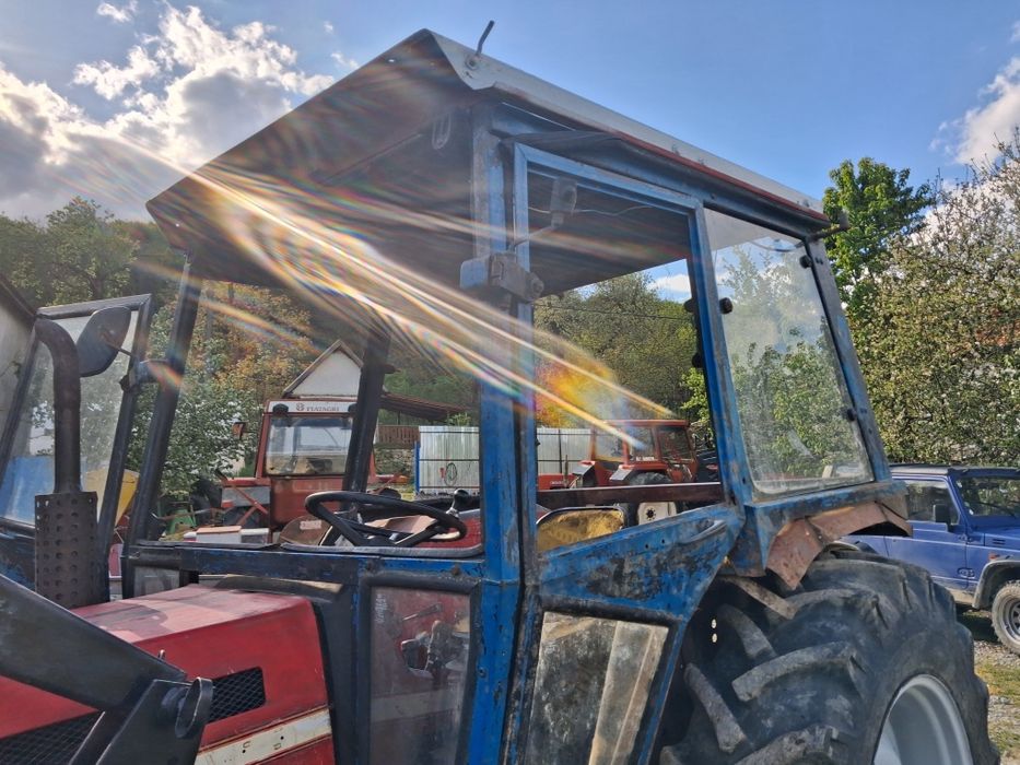cabina tractor .cu 2 usi