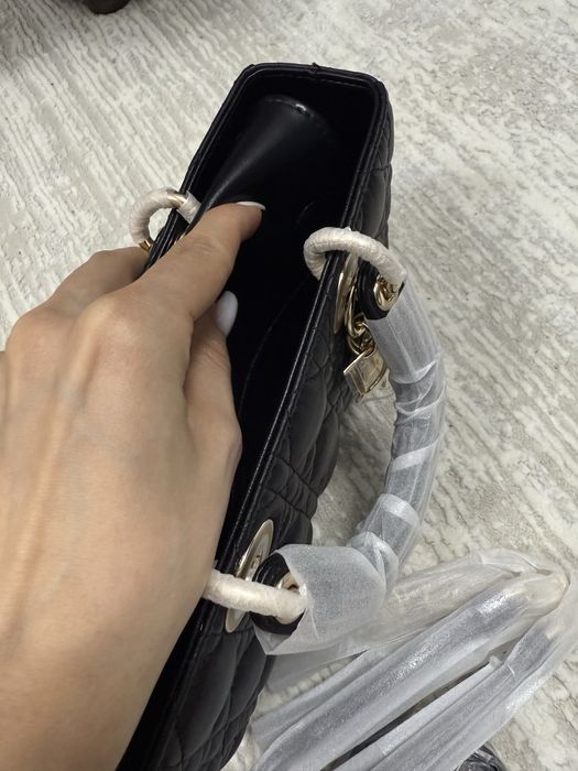 Сумка Dior D-Joy Medium