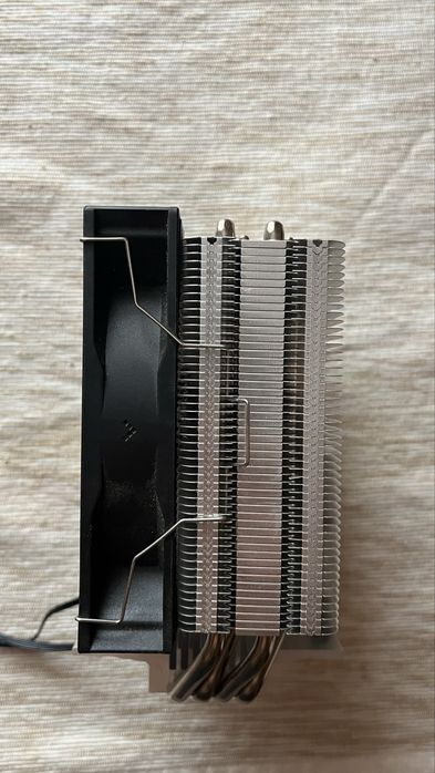 Deepcool AG400 – Мощно охлаждане за процесор (пълен комплект)