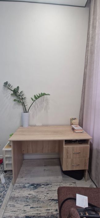 Продаем стол(2шт)