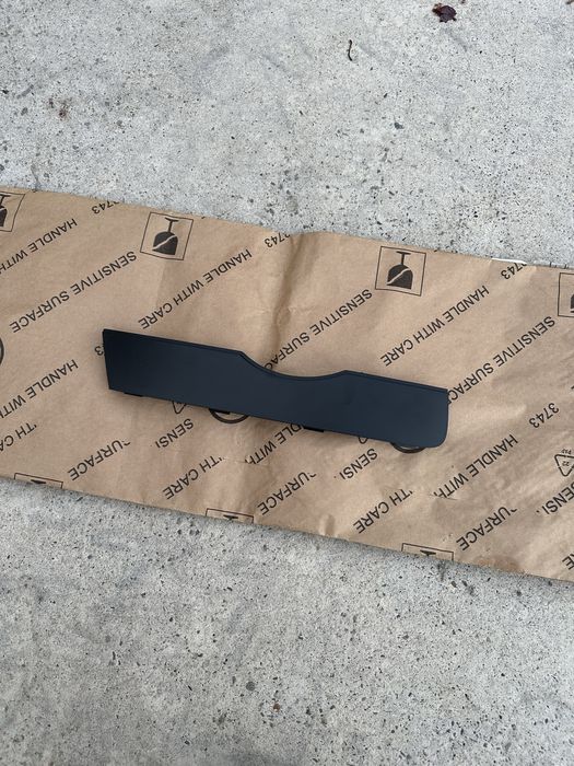 Ornament grila bara fata superior Audi Q3 (8U)