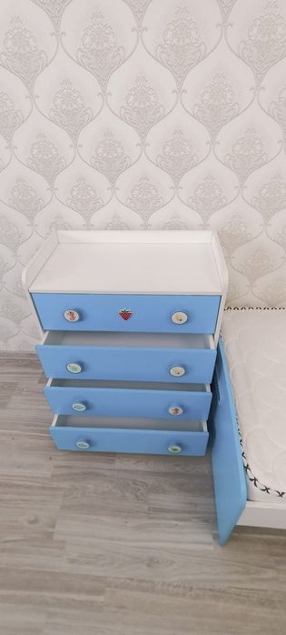 Продам,cilek,шкаф и комод