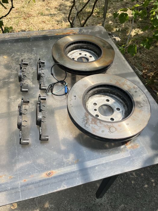 Discuri si placute frana bmw 530i