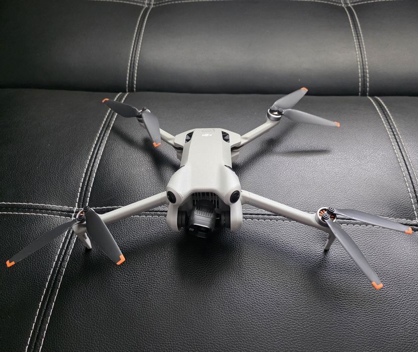 Дрон DJI Mini 4 Pro Fly More Combo