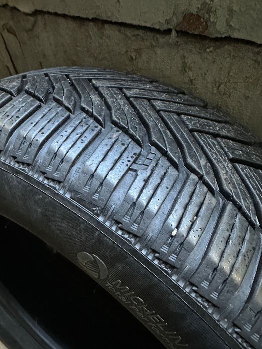Michelin - Iarna - 215 / 65 / R16 - Stare f buna - Total Performance