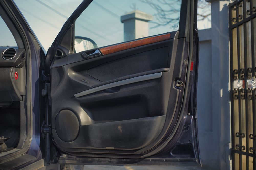 Usa stanga drrapta fata spate Mercedes ML W164 capota bara far stop