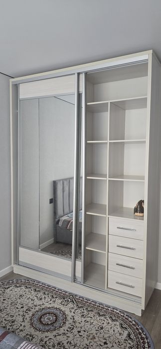 Шкаф-купе для одежды