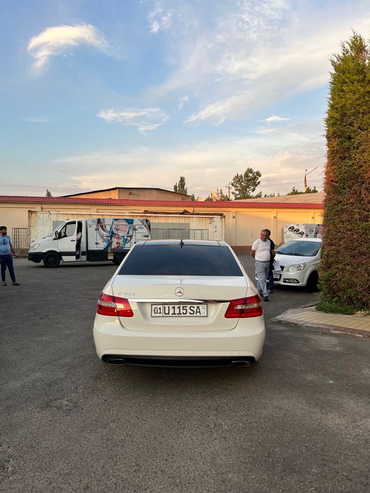 Mercedes Benz E350 W212