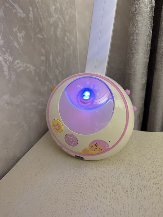 Музыкалтная игрушка на кровать