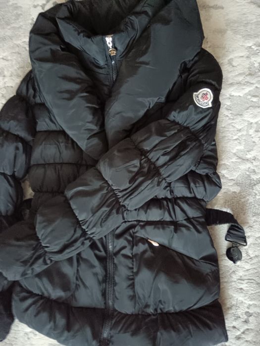 Vând geacă Moncler