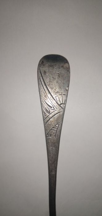 Продаются серебряные щипцы и вилочка