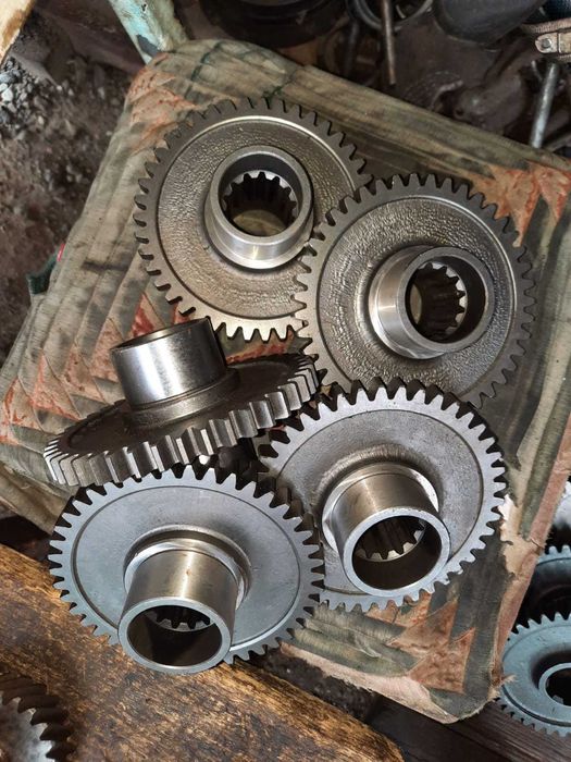 Т-25 Продаю запчасти