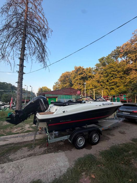 Barca cu peridoc Bayliner VR 4 2018