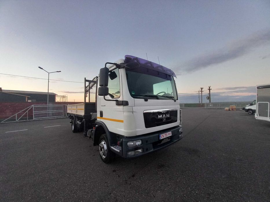 Man TGL bacula si macara