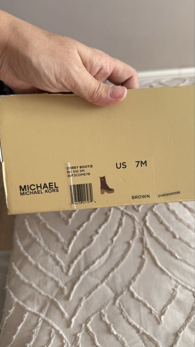 Продам ботинки осень оригинал