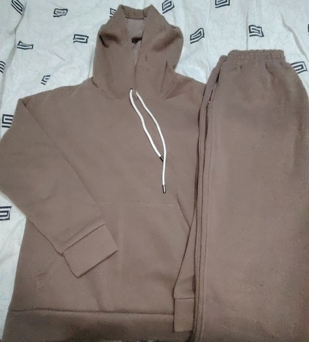 Продам тёплый спортивный костюм