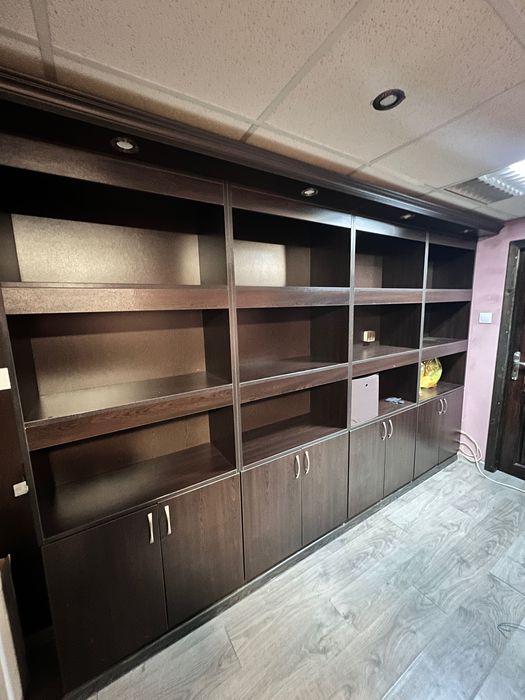 Шкафове 4 бр. за офис/магазин/салон за красота